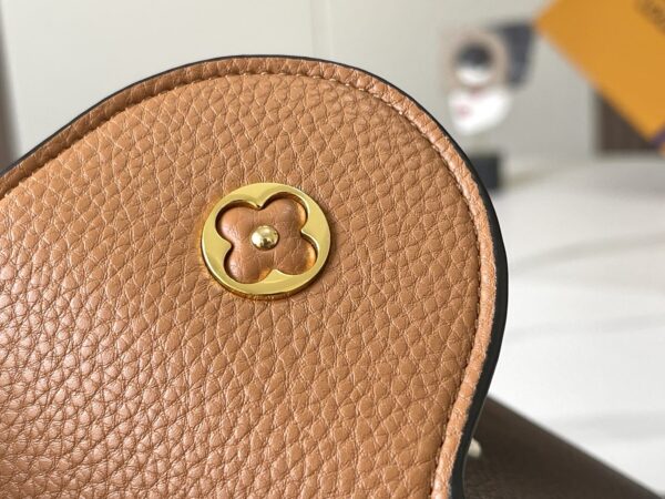 LOUIS VUITTON CAPUCINES MM 31CM M59466 - Image 5