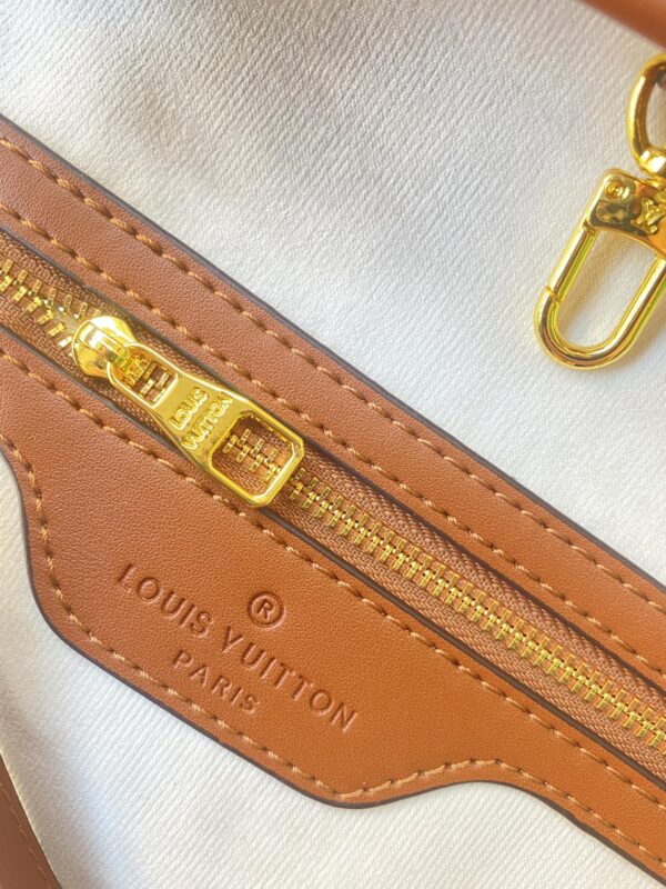 LOUIS VUITTON LV GARDEN METALLIC MONOGRAM NEVERFULL MM M21352 - Image 4