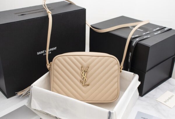 SAINT LAURENT LOU CAMERA BAG IN QUILTED LEATHER BEIGE GOLD 23CM 612544DV7072721 - Image 6