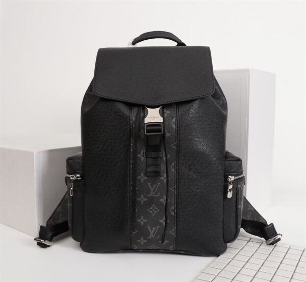 LOUIS VUITTON OUTDOOR BACKPACK BLACK M30417 - Image 3