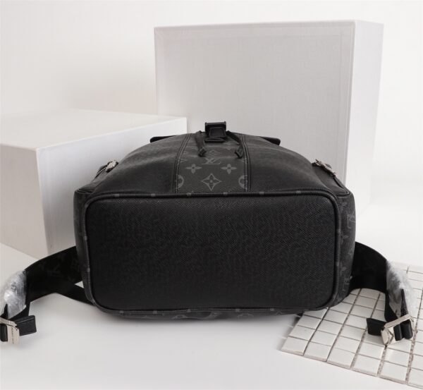 LOUIS VUITTON OUTDOOR BACKPACK BLACK M30417 - Image 2