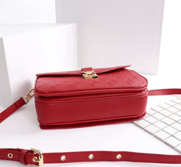 LOUIS VUITTON POCHETTE METIS RED 25CM - Image 10