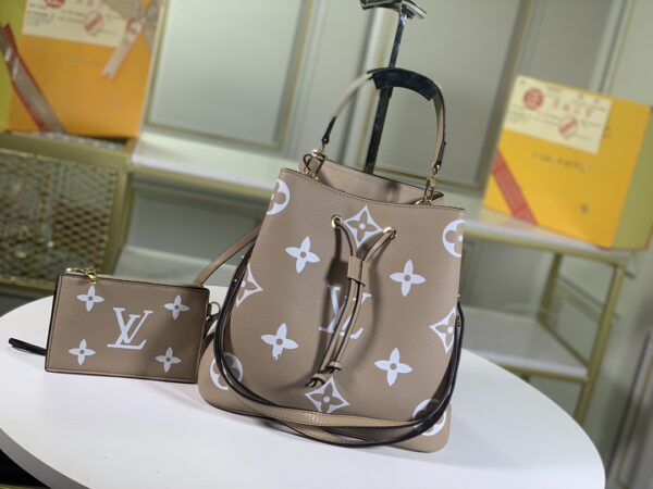 LOUIS VUITTON NÉONOÉ TOURTERELLE GRAY M45555 - Image 4