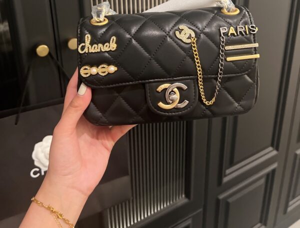 CHANEL 22C QUILTED LUCKY CHARM BLACK 20CM - Image 5