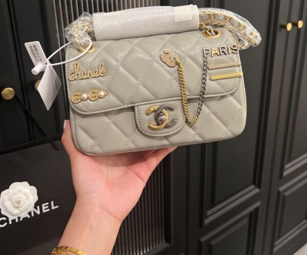 CHANEL 22C QUILTED LUCKY CHARM WORLDLY GRAY 20CM - Image 2
