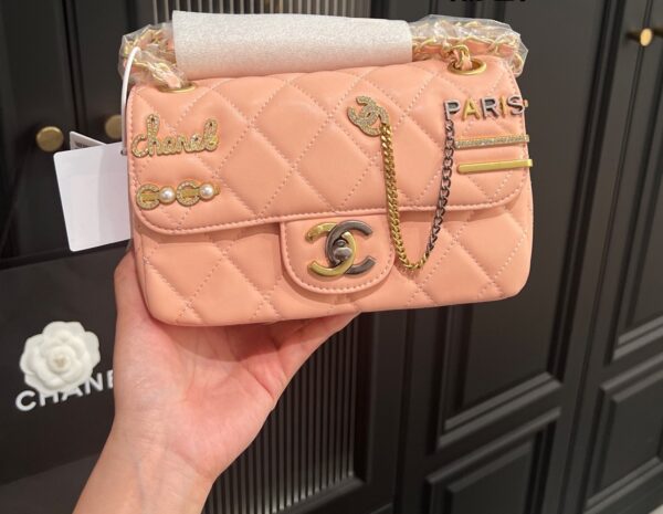 CHANEL 22C QUILTED LUCKY CHARM PINK 20CM - Image 2