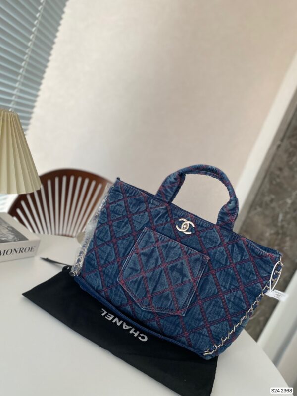 CHANEL COCO BEACH 2022 HANDBAGS 30CM - Image 8