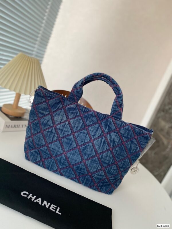 CHANEL COCO BEACH 2022 HANDBAGS 30CM - Image 7