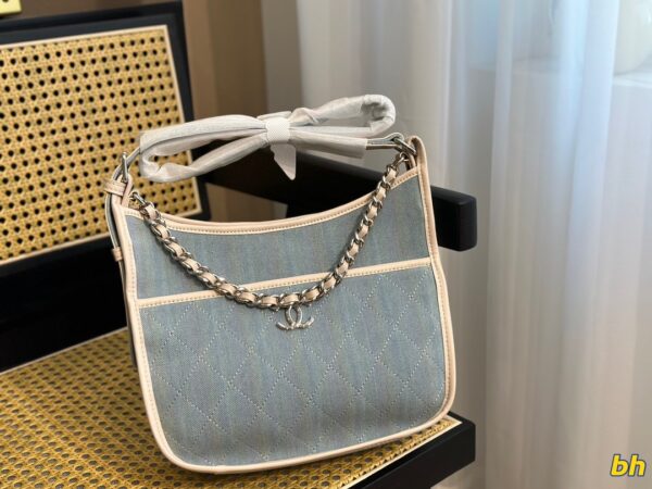 CHANEL MEDIUM DENIM JUNGLE STROLL HOBO BLUE 25CM - Image 3