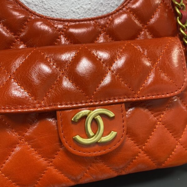 CHANEL HOBO BAG RED 21CM - Image 9