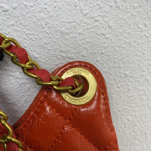 CHANEL HOBO BAG RED 21CM - Image 3