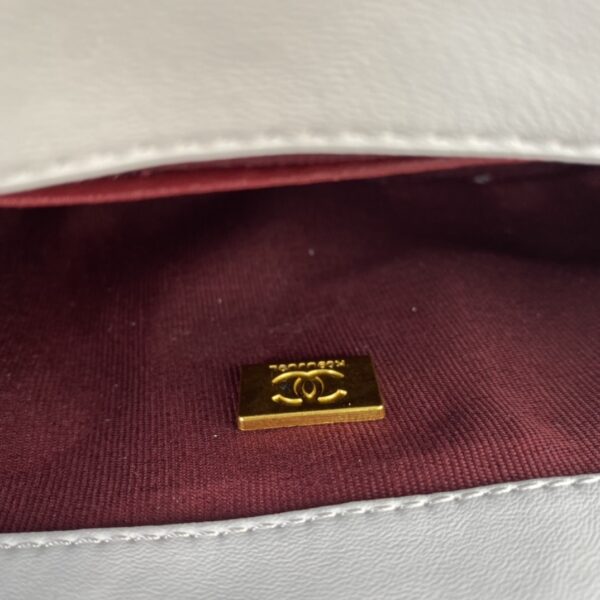 CHANEL MINI CC MATELASSE FLAP WHITE 18CM - Image 7