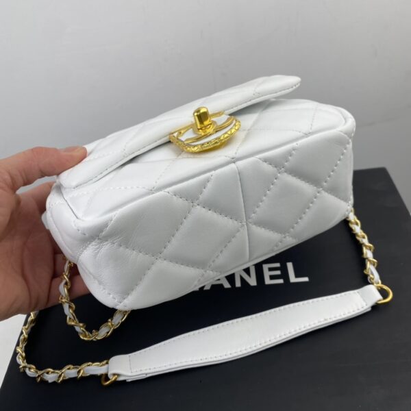 CHANEL MINI CC MATELASSE FLAP WHITE 18CM - Image 4