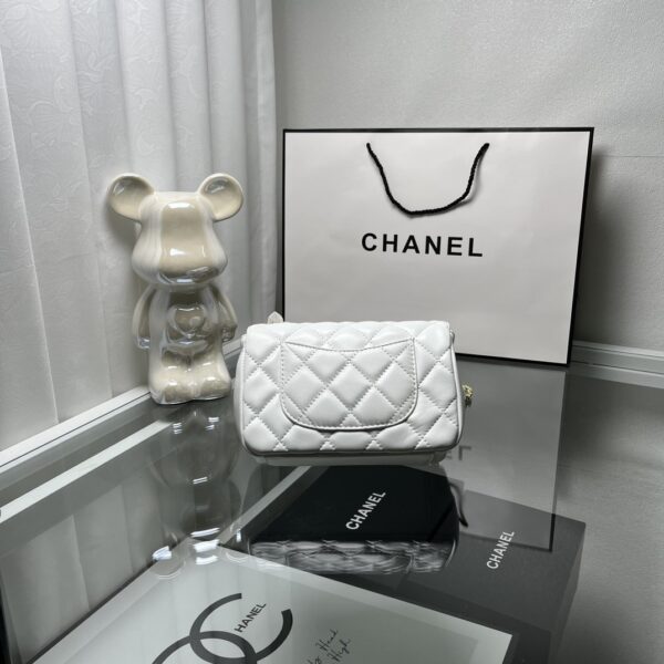 CHANEL MINI FLAP BAG WHITE 19.5CM - Image 4