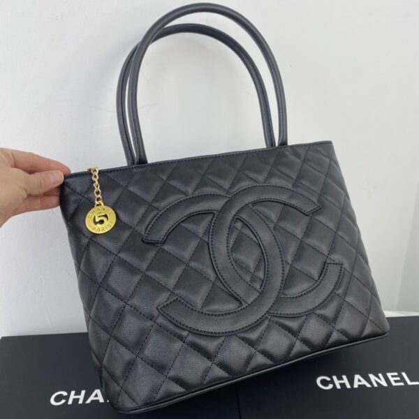 CHANEL MEDALLION TOTE BAG BLACK 30CM - Image 6