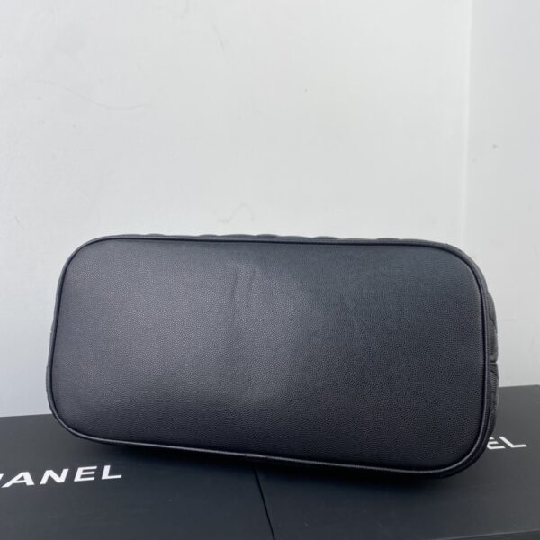 CHANEL MEDALLION TOTE BAG BLACK 30CM - Image 7