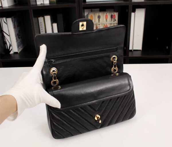 CHANEL BLACK CHEVRON MEDIUM FLAP BAG 25CM - Image 3