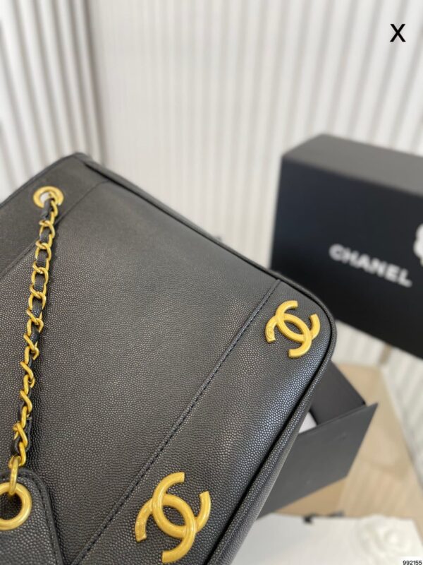 CHANEL 1994 - 1996 INTERLOCKING CCs SHOULDER BAG - Image 10
