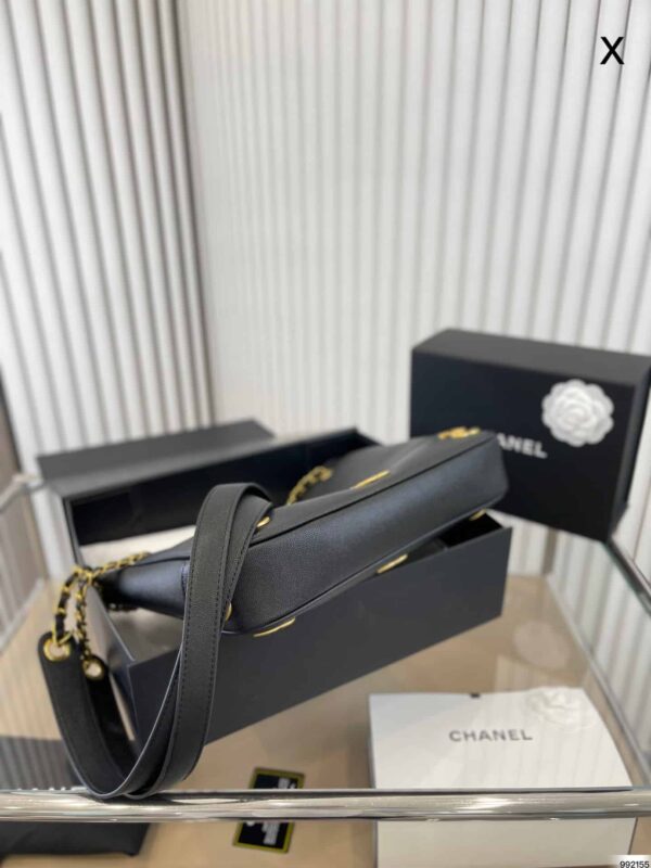 CHANEL 1994 - 1996 INTERLOCKING CCs SHOULDER BAG - Image 9