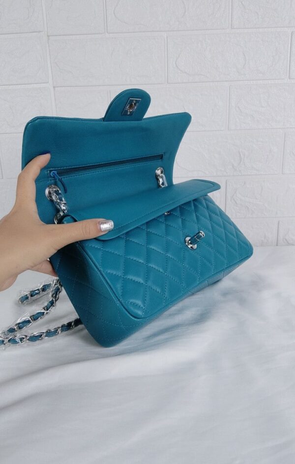 CHANEL CLASSIC MEDIUM FLAP DARK TURQUOISE CAVIAR AND SILVER 25CM - Image 4