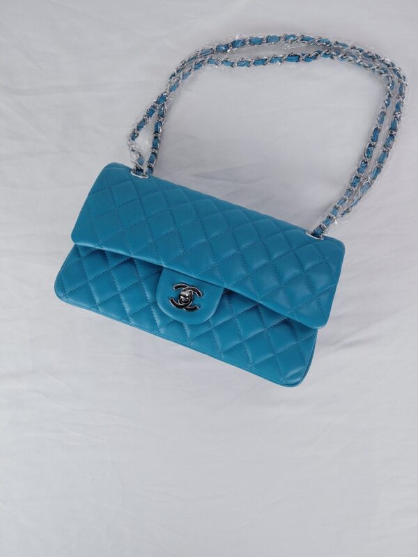 CHANEL CLASSIC MEDIUM FLAP BAG BLUE AND SILVER 25CM - Image 5