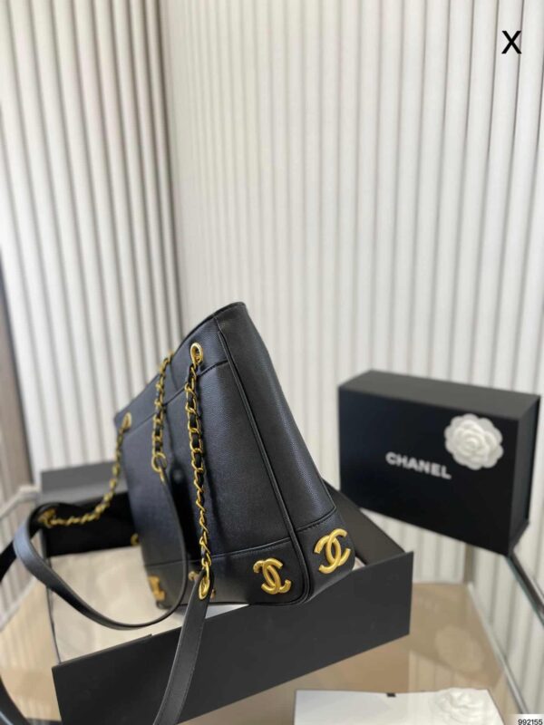 CHANEL 1994 - 1996 INTERLOCKING CCs SHOULDER BAG - Image 7