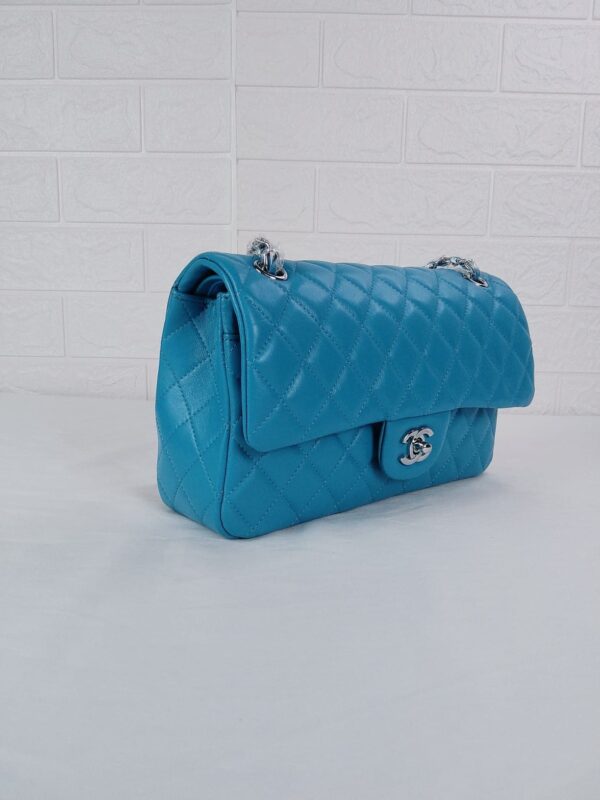 CHANEL CLASSIC MEDIUM FLAP BAG BLUE AND SILVER 25CM - Image 6