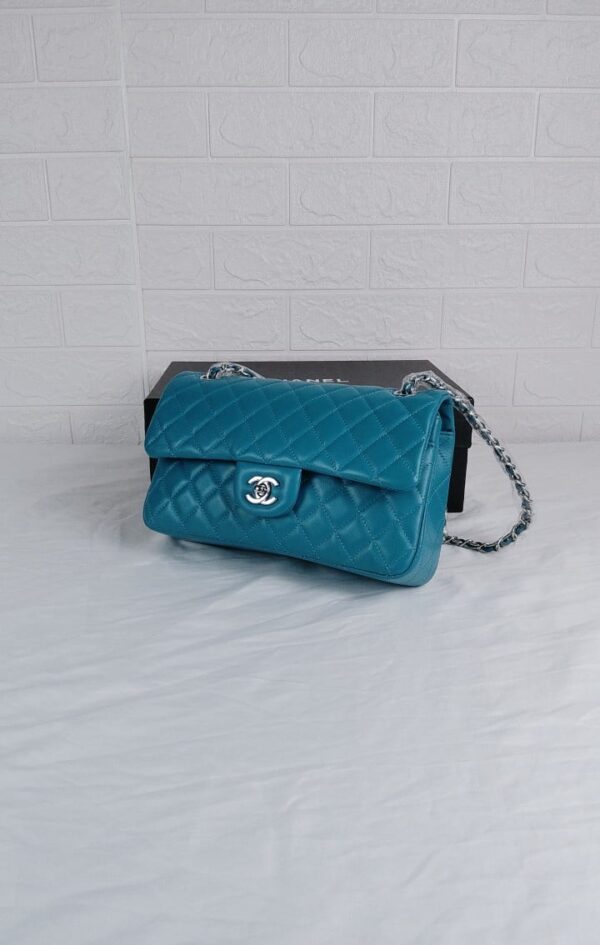 CHANEL CLASSIC MEDIUM FLAP DARK TURQUOISE CAVIAR AND SILVER 25CM - Image 10