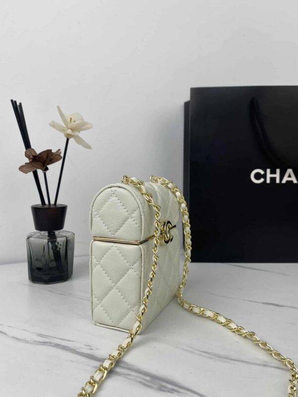 CHANEL SMALL BOX WITH CHAIN IN WHITE 12CM AP2656 - Image 8