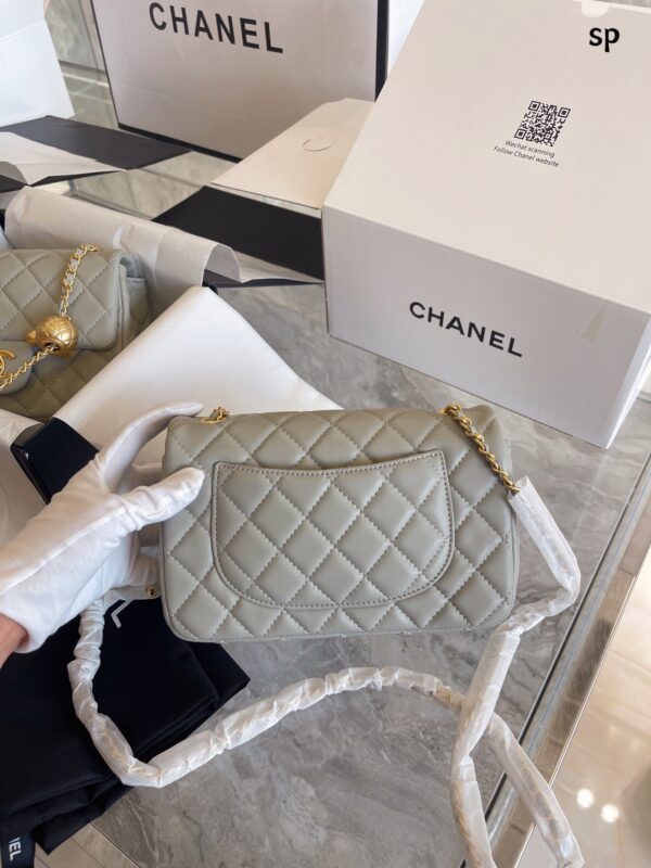 CHANEL PEARL CRUSH QUILTED FLAP BAG GREY 20CM - Image 5