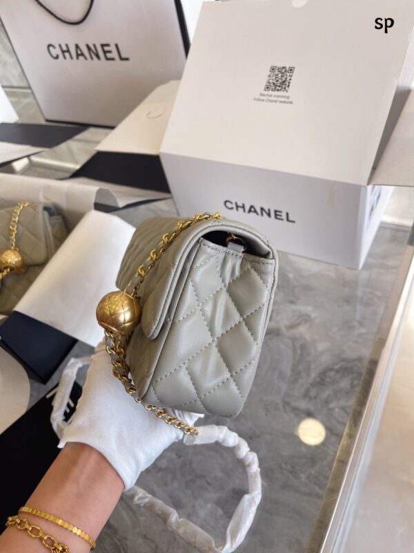 CHANEL PEARL CRUSH QUILTED FLAP BAG GREY 20CM - Image 2