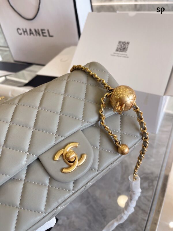 CHANEL PEARL CRUSH QUILTED FLAP BAG GREY 20CM - Image 4