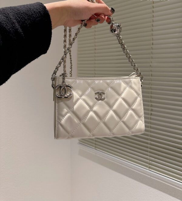CHANEL POUCH CHARM WHITE 20CM - Image 2