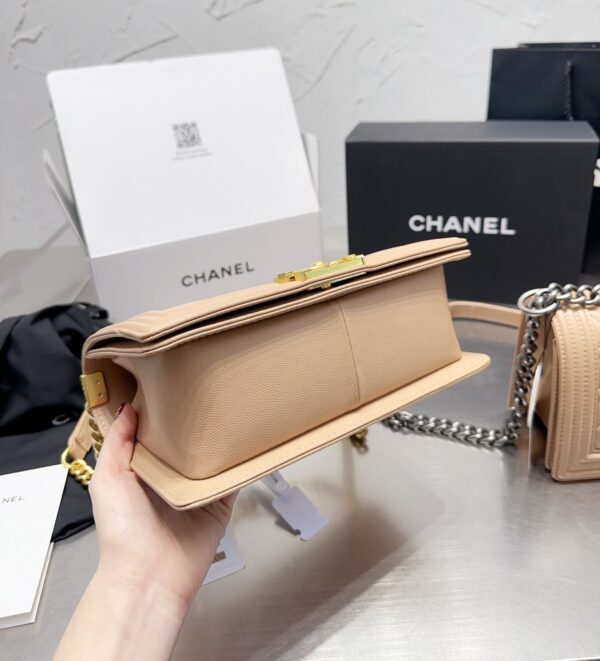 CHANEL SMALL BOY CHANEL HANDBAG NUDE WITH GOLD HARDWARE 25CM - Image 3