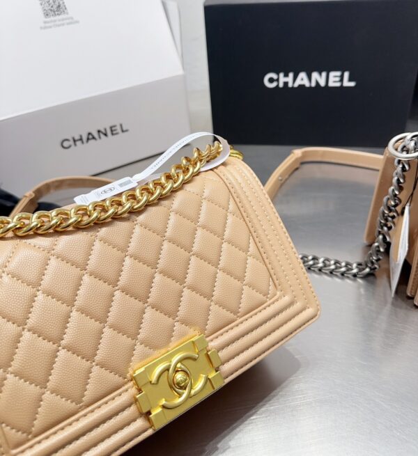 CHANEL SMALL BOY CHANEL HANDBAG NUDE WITH GOLD HARDWARE 25CM - Image 4