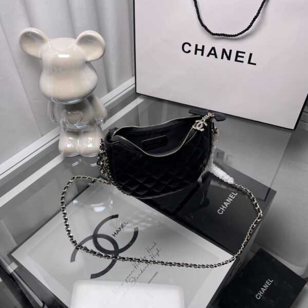 CHANEL SMALL HOBO BAG BLACK 20CM AS3917 B10551 94305 - Image 4