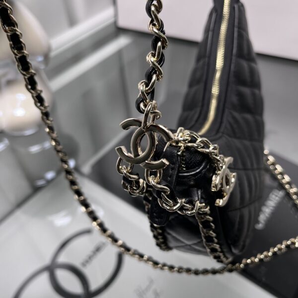 CHANEL SMALL HOBO BAG BLACK 20CM AS3917 B10551 94305 - Image 9