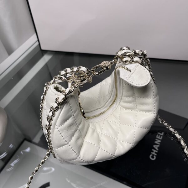 CHANEL SMALL HOBO BAG WHITE 20CM - Image 3