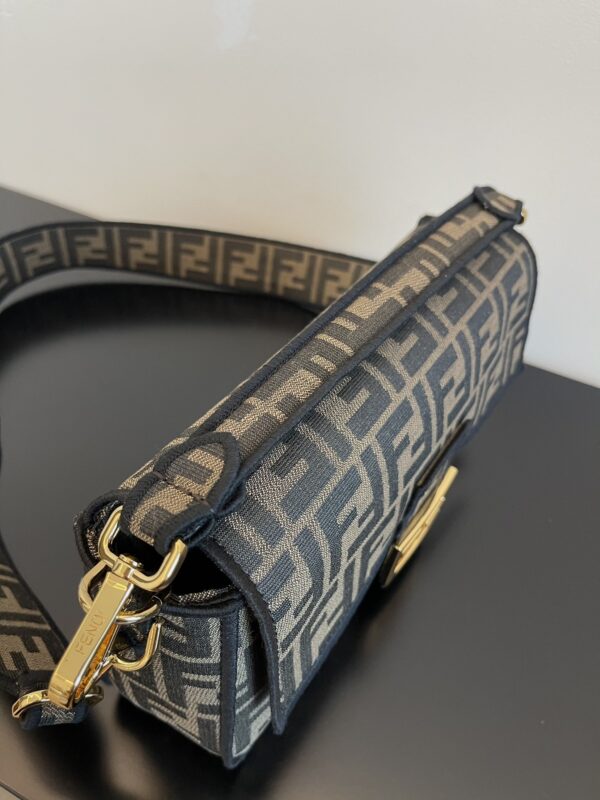FENDI BAGUETTE JACQUARD FF FABRIC BAG 26CM 8BR600A6V5F17U4 - Image 5