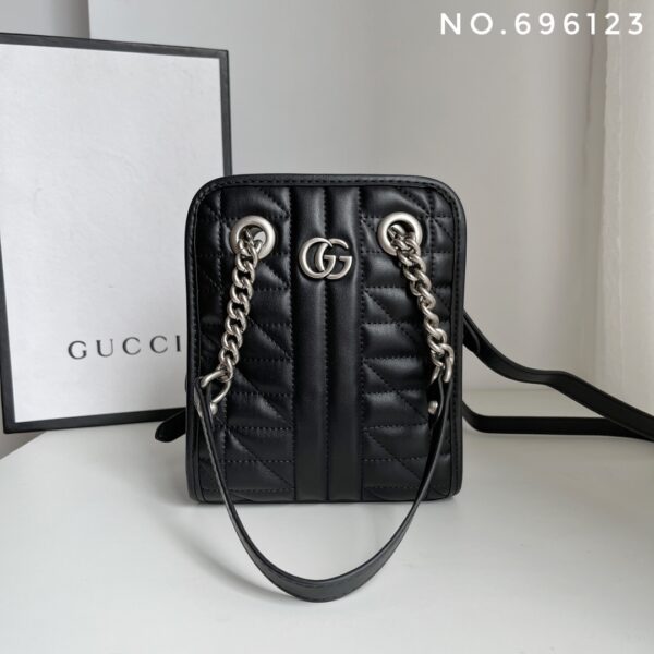 GUCCI MINI SAC GG MARMONT MATELASSE BLACK AND SILVER 16CM 696123 - Image 3