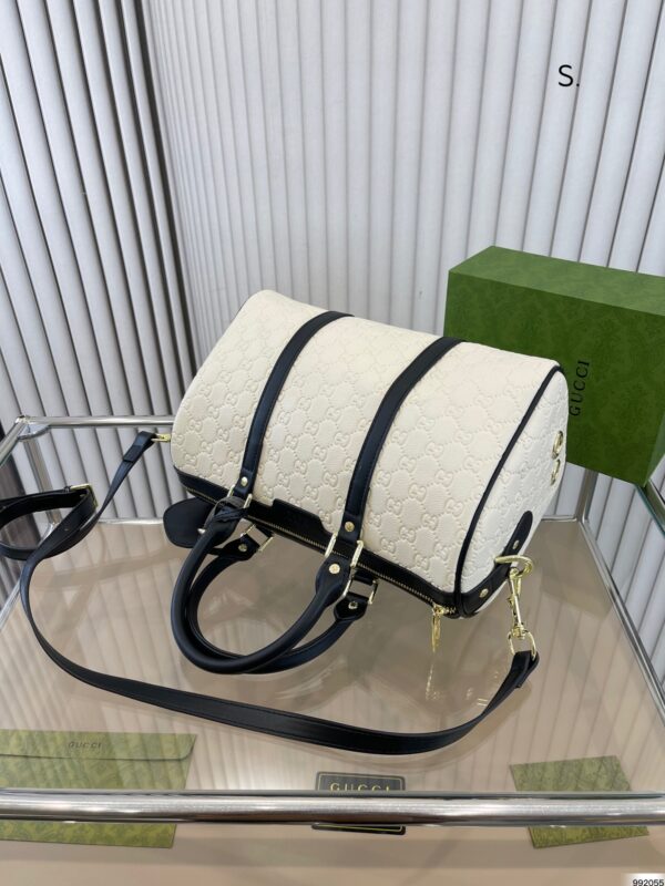 GUCCI EMBOSSED WORD PILLOW BLACK AND WHITE BAG 31CM - Image 4