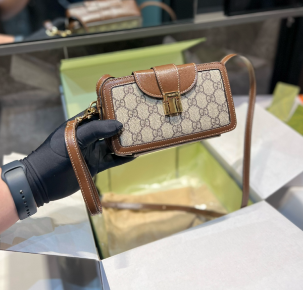 GUCCI GG WITH CLASP CLOSURE MINI BEIGE AND BROWN 18CM - Image 5