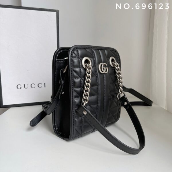GUCCI MINI SAC GG MARMONT MATELASSE BLACK AND SILVER 16CM 696123 - Image 2