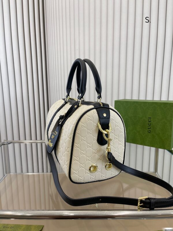 GUCCI EMBOSSED WORD PILLOW BLACK AND WHITE BAG 31CM - Image 9