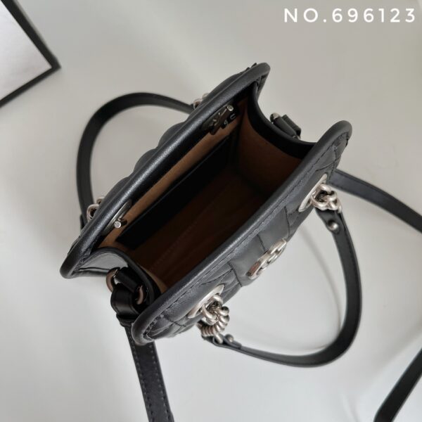GUCCI MINI SAC GG MARMONT MATELASSE BLACK AND SILVER 16CM 696123 - Image 5