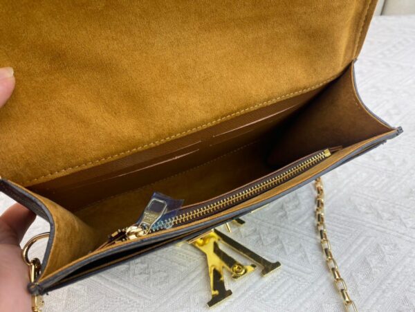 LOUIS VUITTON MONOGRAM MESSENGER 23CM BROWN WALLET - Image 8