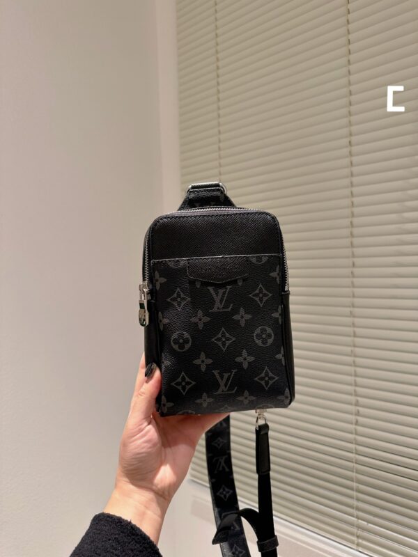 LOUIS VUITTON OUTDOOR SLINGBAG 20CM BLACK M30741 - Image 10