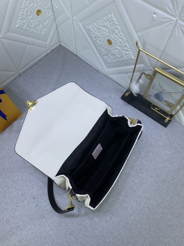 LOUIS VUITTON POCHETTE MÉTIS CREAM 25CM - Image 2