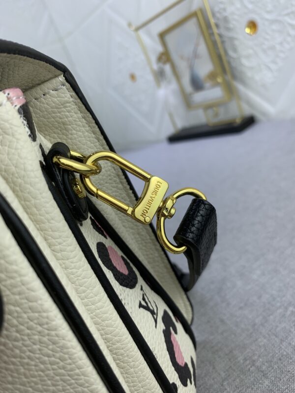 LOUIS VUITTON POCHETTE MÉTIS CREAM 25CM - Image 4