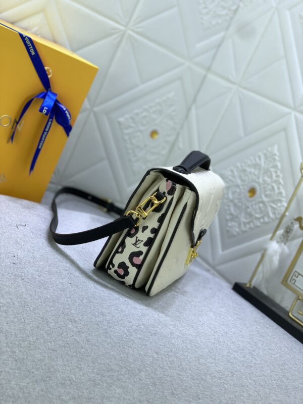 LOUIS VUITTON POCHETTE MÉTIS CREAM 25CM - Image 6